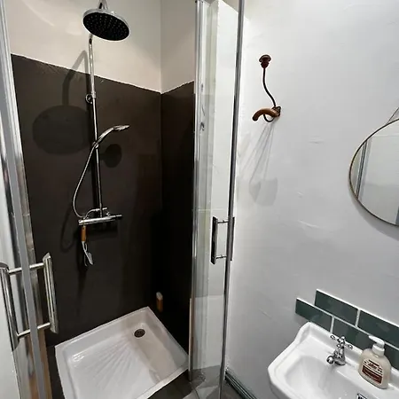 Appartement Au Calme Terrasse Privee Place De Parking Securisee